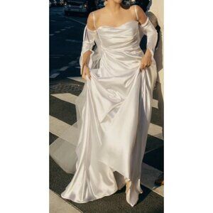 pre-wedding photoshoot dress